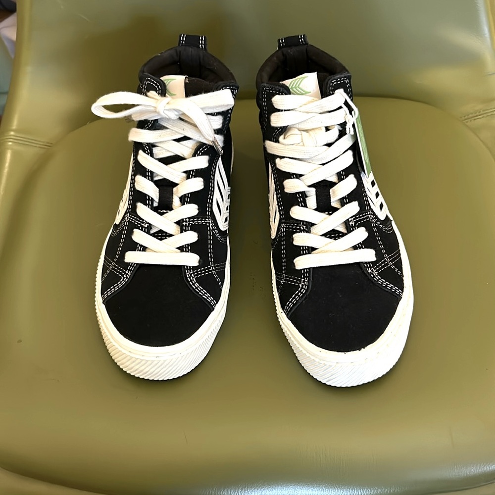 CARIUMA HIGHTOP SNEAKERS 👟